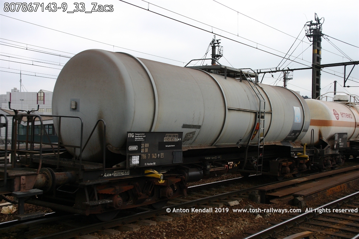 807867143-9_33_Zacs.jpg